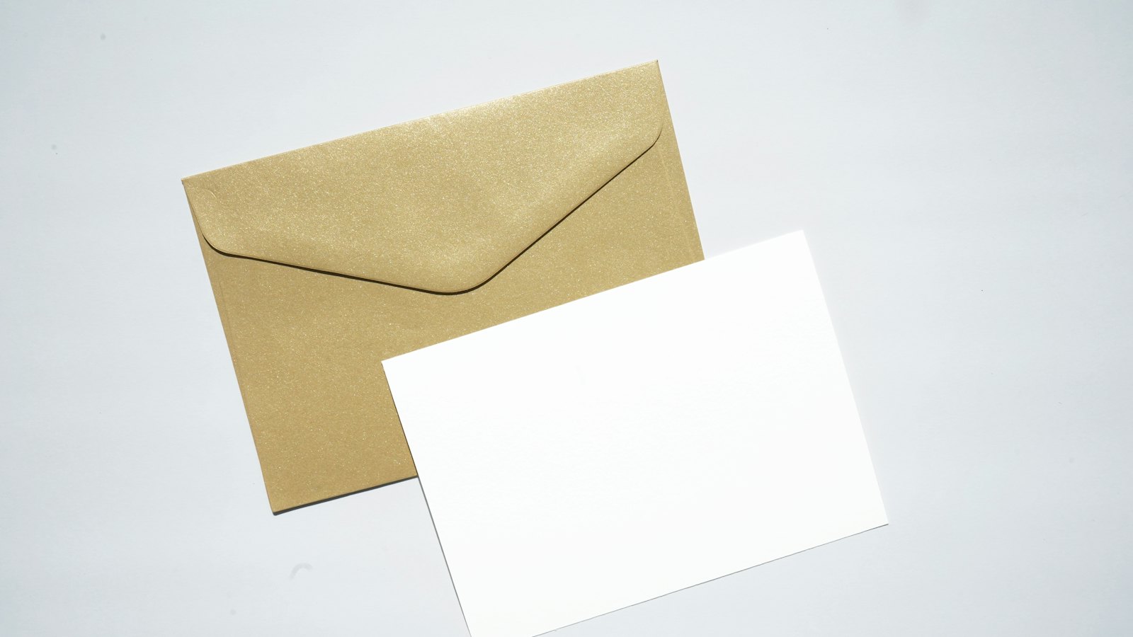 A brown envelope and a blank card